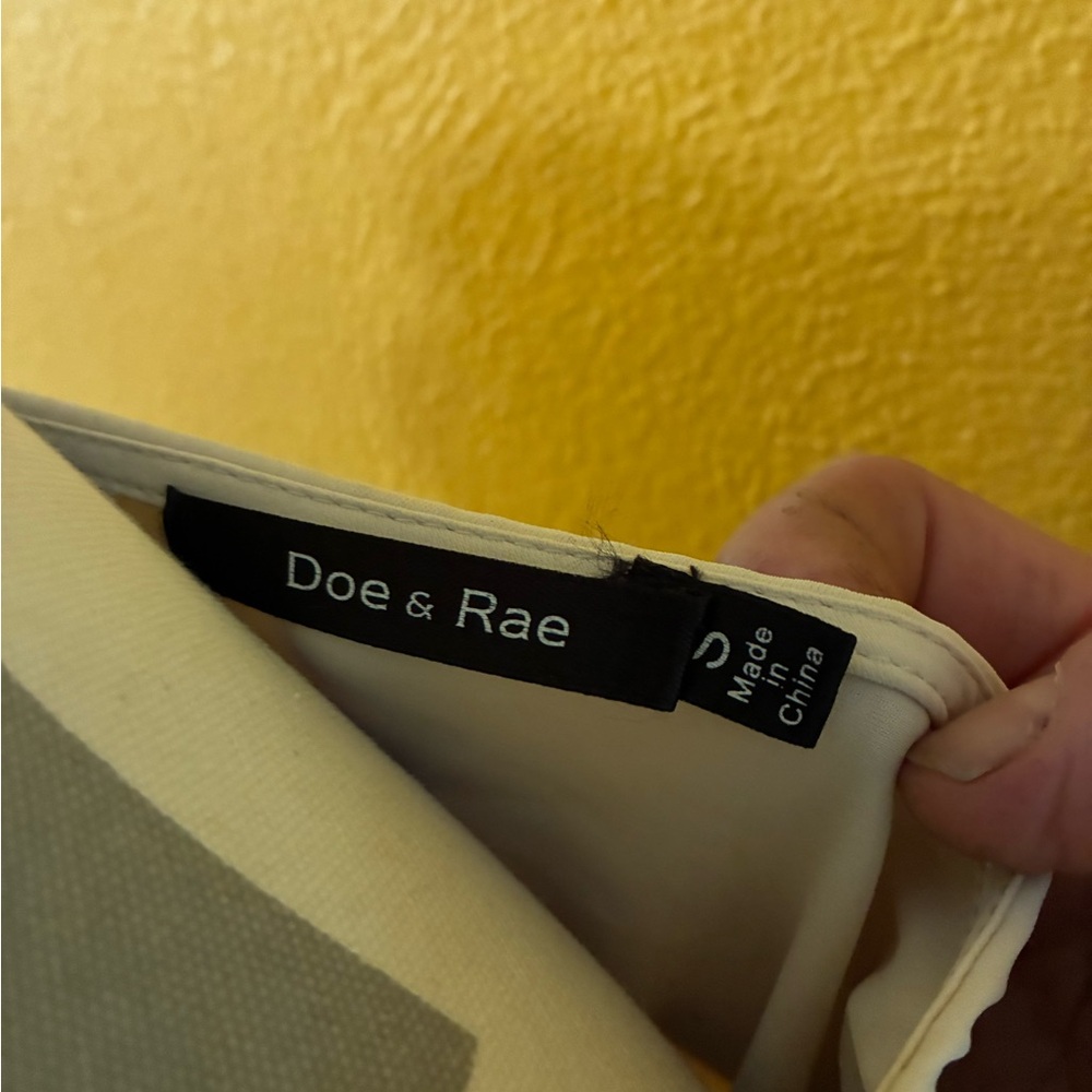 Doe & Rae Small Scalloped EdgeTunic - Picture 2 of 3